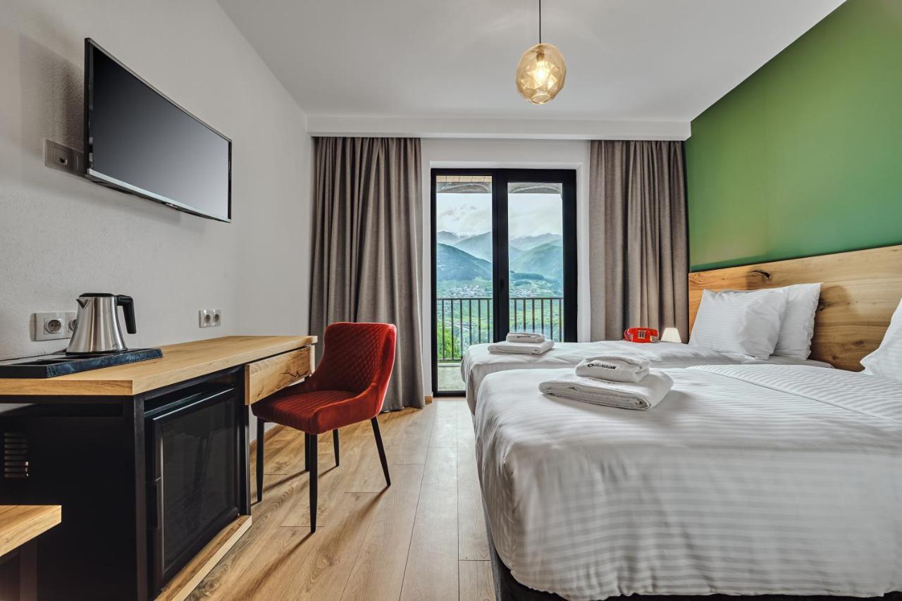 Intourist Kazbegi Hotel Екстериор снимка