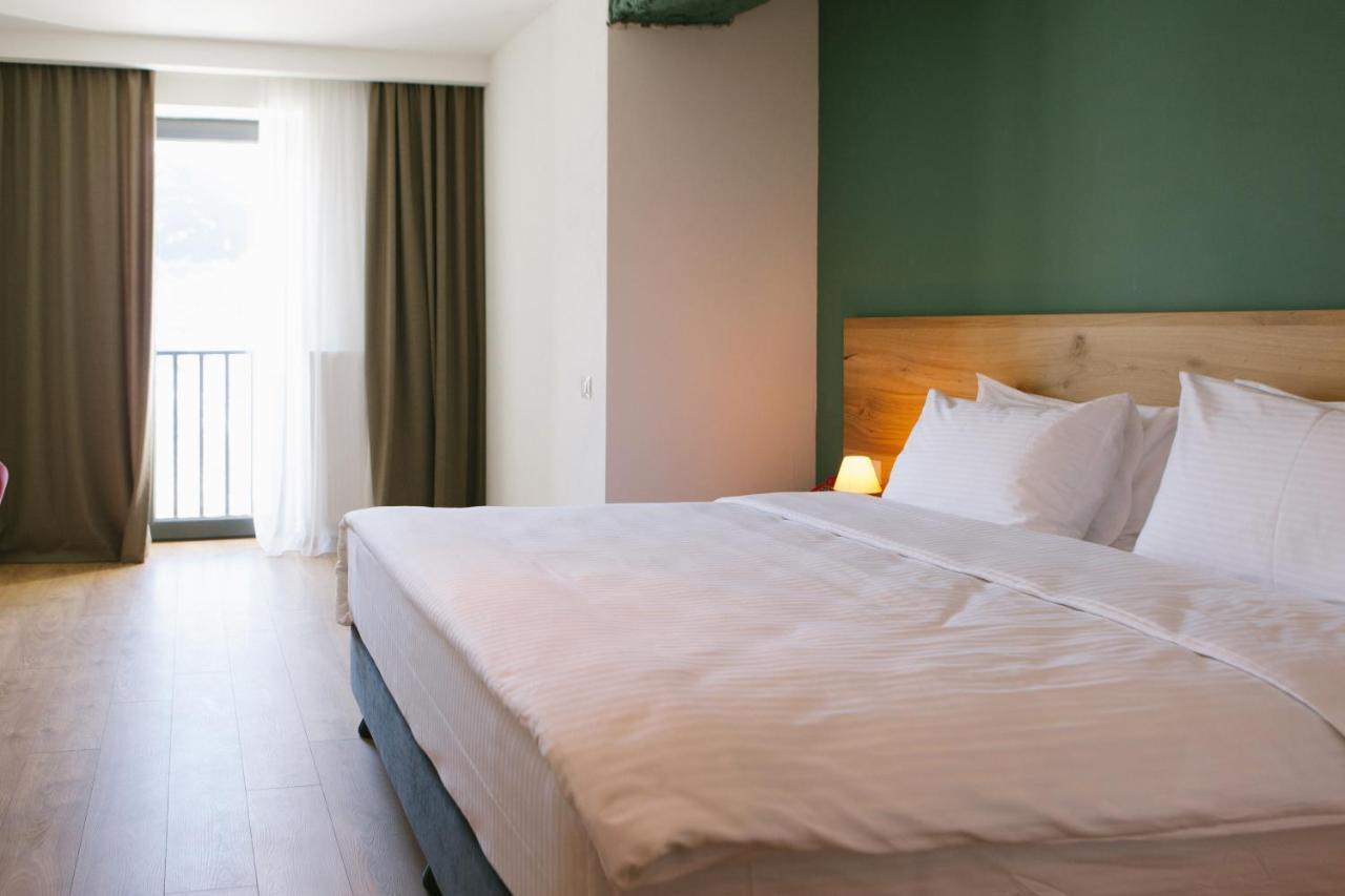 Intourist Kazbegi Hotel Екстериор снимка