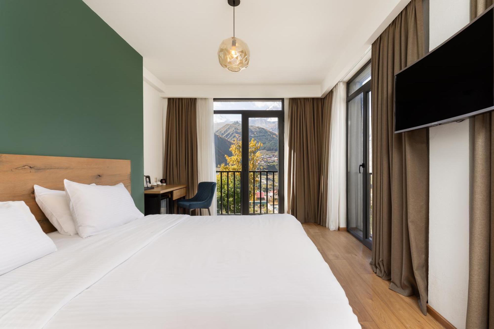 Intourist Kazbegi Hotel Екстериор снимка