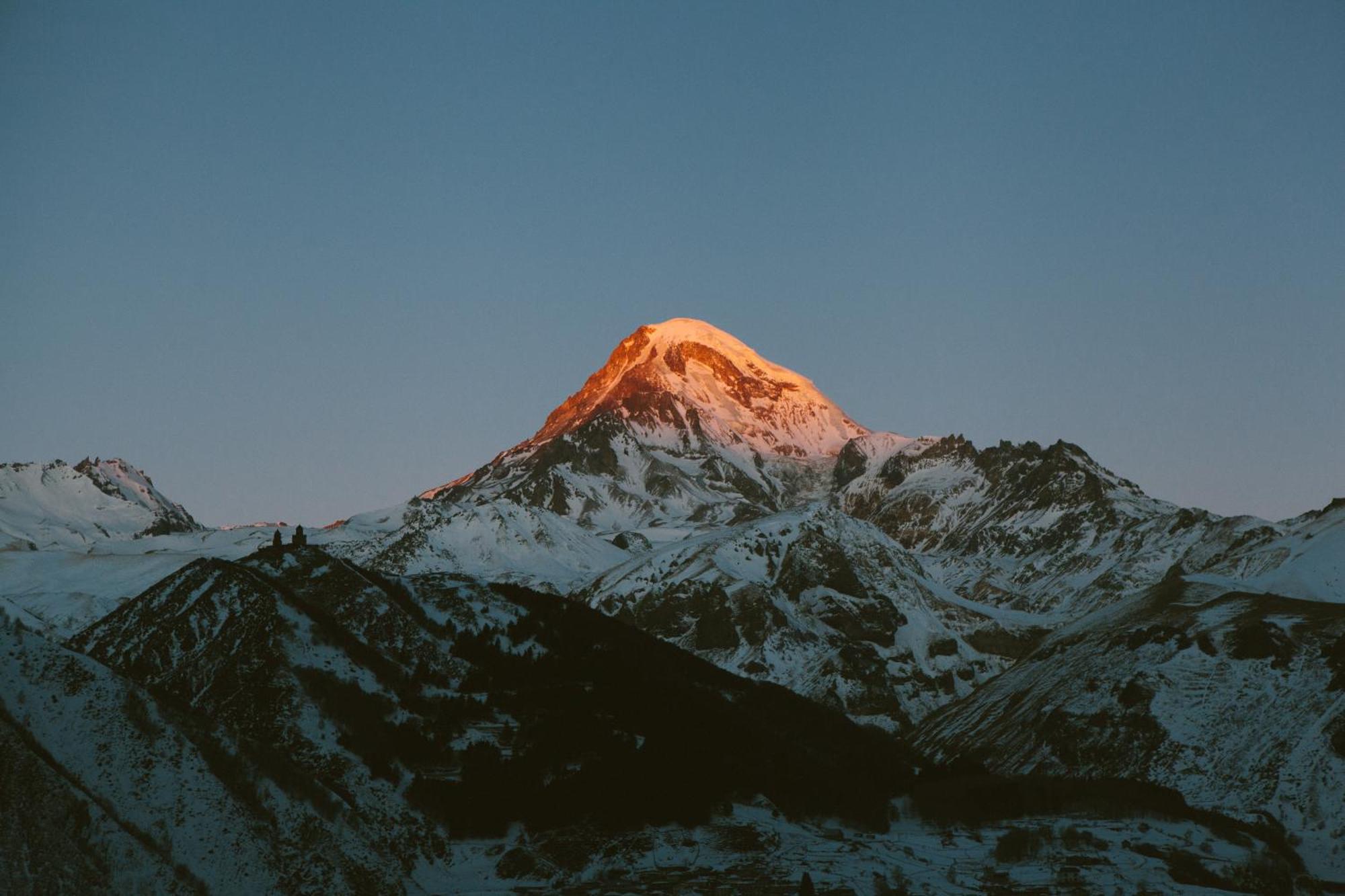 Intourist Kazbegi Hotel Екстериор снимка